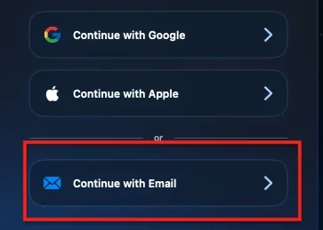 打开 App，选择邮箱登录，输入收到的一次性验证码。